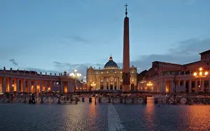 Petri: St Peter's Square, Rome, Italy