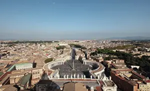 Petri: St Peter's Square, Rome, Italy