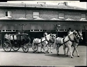 Landau: Stage coach for Queen Elizabeth II in Edinburgh