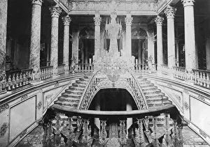 Valuable: Staircase at Dolmabahce Palace in Istanbul
