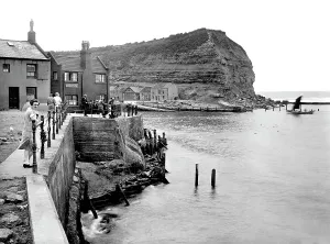 Staithes: Staithes, Cowbar Nab 1925
