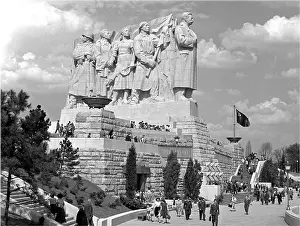Criticised: Stalin - monument - memorial - sculpture