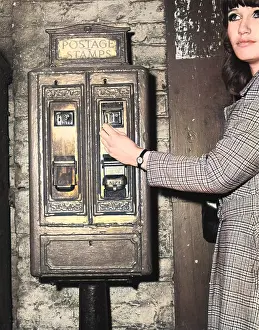 Threepence: STAMP MACHINE 1960S