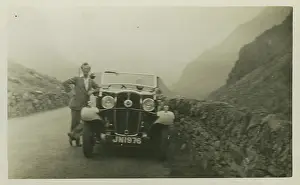 Caernarfon: Standard 10 Vintage Car