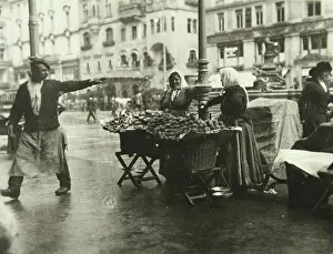 Markt: Standers on Neuer Markt