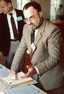 Ufos: STANTON FRIEDMAN