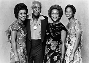 Mavis: Staple Singers - Roebuck - Mavis - Yvonne - Cleotha