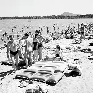 Sunbathe: Stare Splavy - Macha Lake