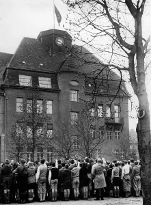 Graduation: Start of school with flag hoisting, 1934