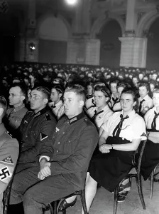 201626: State Councilor Goerlitzer giving a speech