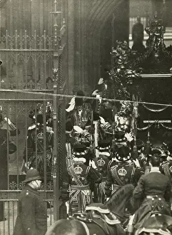 Alighting: The State Opening of Parliament, 1928