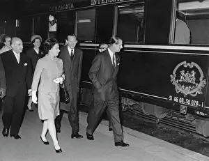 Wifes: State-visit of Queen Elizabeth of England