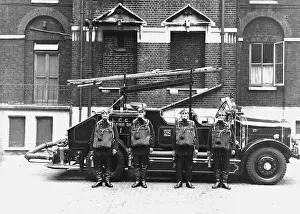 Proto: Station 28, Whitechapel BA pumps crew