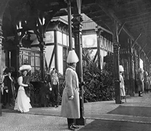 Concourse: Station scene, 1908