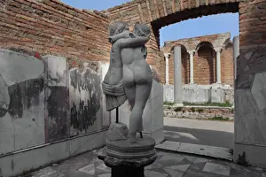 Amore: Statue of Amore e Psiche (Cupid and Psyche) in