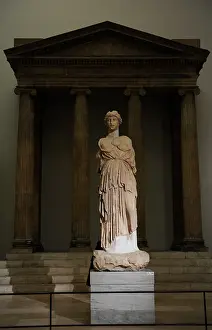 Ionic: Statue of Athena Parthenos. Pergamon
