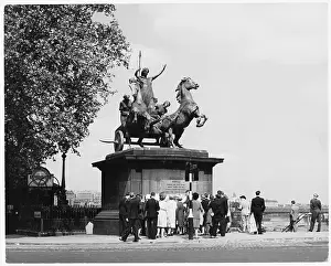 Thornycroft: STATUE OF BOADICEA
