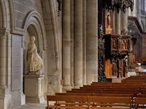 Maine: Statue, Cathedrale Saint-Maurice, Angers, Maine-et-Loire, France