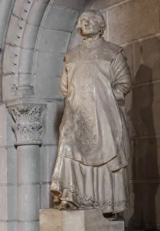 Maine: Statue, Cathedrale Saint-Maurice, Angers, Maine-et-Loire, France