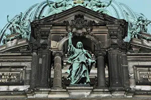 Museuminsel: Statue of Christ, Berliner Dom, Berlin, Germany