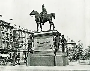 Plinth: Statue of Duke of Wellington, Hyde Park Corner, London