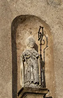Leger: Statue, Eglise Saint-Leger, Couhard, Burgundy, France