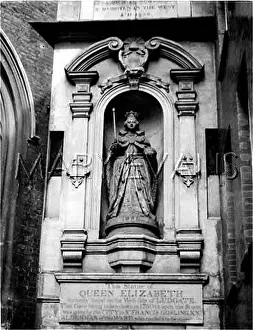 Dunstan: STATUE OF ELIZABETH I