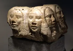 2800: Statue with four faces