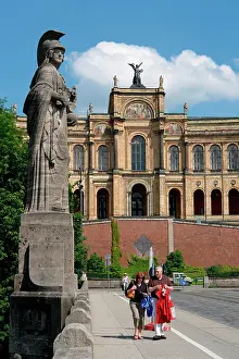 Pallas: Statue and government building, Munich, Germany