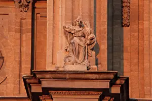 Granad: Statue, Granada cathedral, Granada, Andalusia, Spain