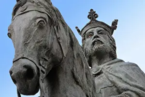 Barrios: Statue of King Alfonso VIII, Cuenca, Spain