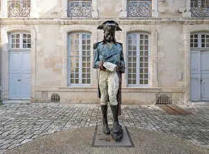 Fleuriau: Statue, Musee du Nouveau Monde, La Rochelle, France