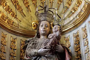 Coimbra: Statue of Nostra Senhora da Luz, or Our Lady of