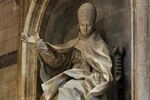 Assunta: Statue of Pope Alexander III, Siena Cathedral