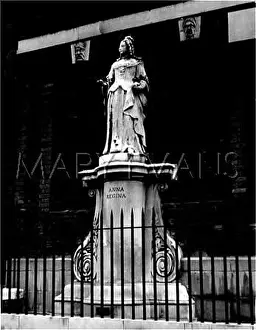 Gargoyles: STATUE OF QUEEN ANNE
