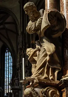 Stephansplatz: Statue, Stephansdom, Vienna, Austria