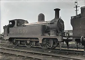 1567: Steam engine on a railway track