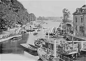 Houseboats: STEAMERS AT OXFORD