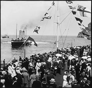 Glimpse: Steamship Crowd 1899