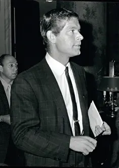 Laurentiis: Stephen Boyd, Irish actor, in Rome for filming