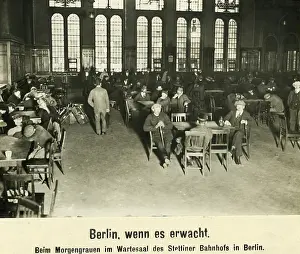 Exhausted: The Stettiner Bahnhof in Berlin, 1922