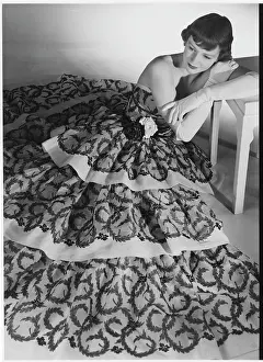 Organdie: STIEBEL/BALLGOWN