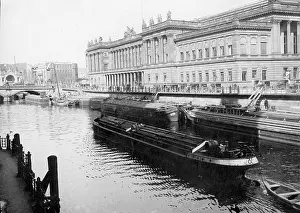 Barges: Stock market in Berlin, 1925