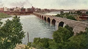 Minneapolis: Stone Arch Bridge. Minneapolis