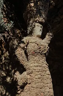 Guell: Stone statue, Parc Guell, Barcelona
