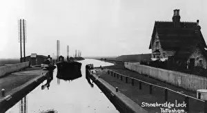 Paired: Stonebridge Lock, Tottenham, 1907