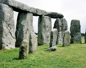 Saracen: Stonehenge