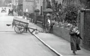 Stourbridge: Stourbridge, Workman in New Road 1931