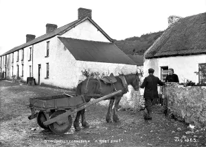 Chat: Straidkilly, Carnlough, A Quiet Chat
