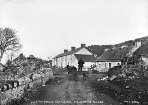 Slipping: Straidkilly, Carnlough, The Slipping Village